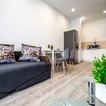 Arcadia Sky возле моря דירה