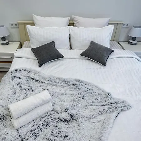 Arcadia Sky возле моря Fainorent Apartman *